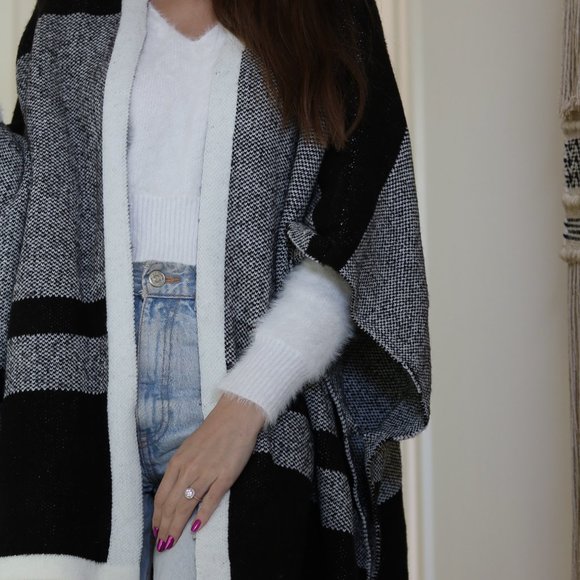 Knit Poncho - Picture 3 of 3